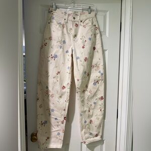 Old navy floral high waisted barrel jeans, size 4